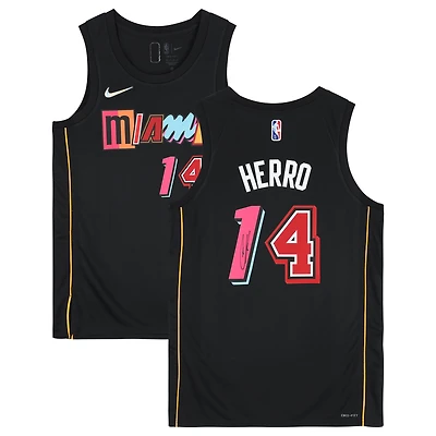Maillot Swingman Nike Mixtape Edition noir dédicacé par Tyler Herro des Miami Heat