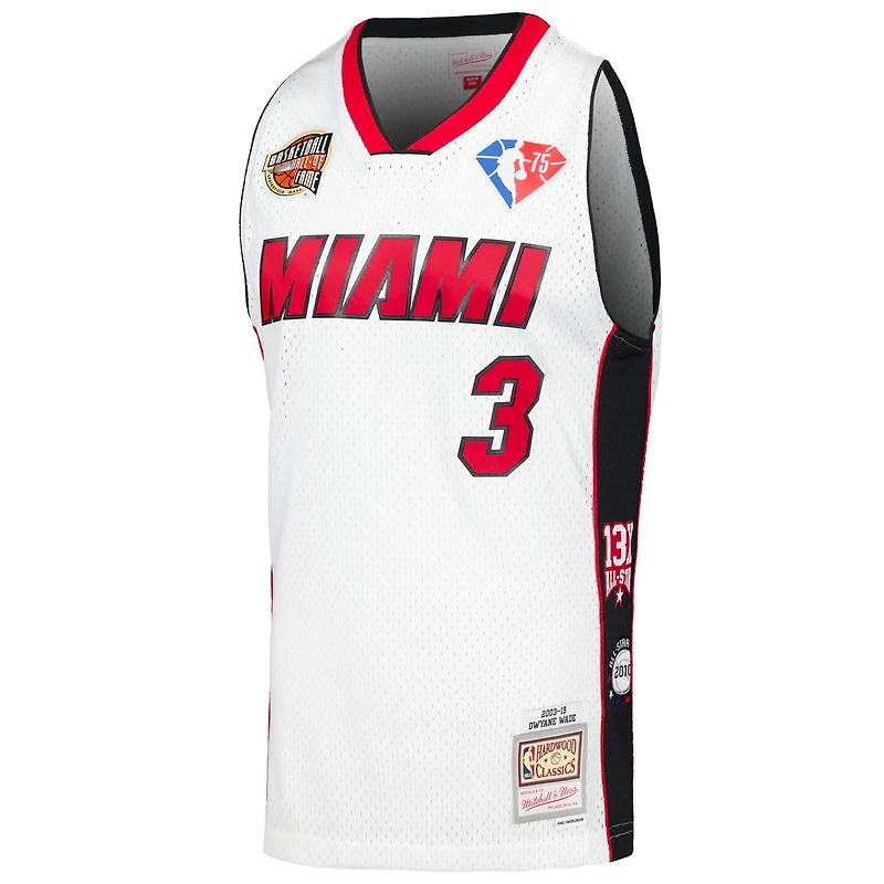 Unisexe Mitchell & Ness Dwyane Wade Blanc Miami Heat Hall of Fame Classe de 2023 Maillot Swingman Throwback