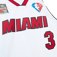 Unisexe Mitchell & Ness Dwyane Wade Blanc Miami Heat Hall of Fame Classe de 2023 Maillot Swingman Throwback