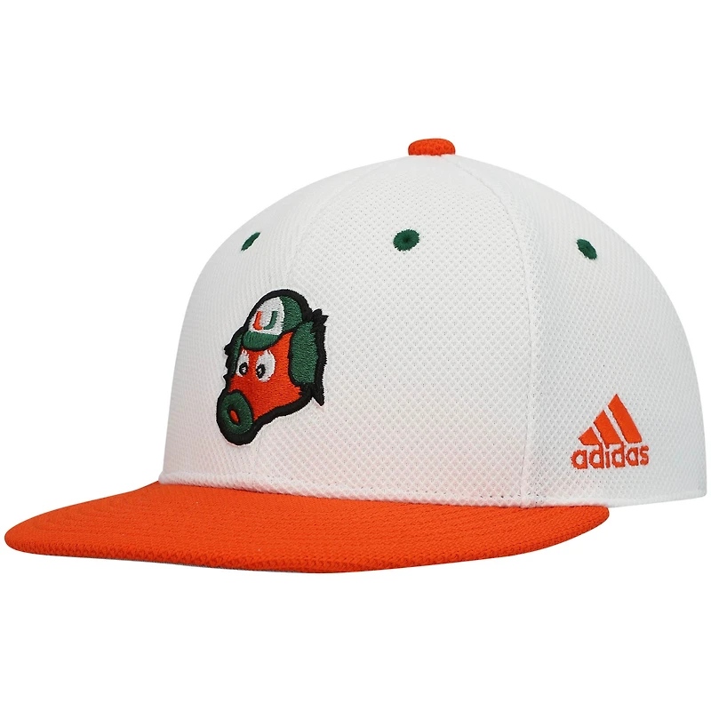 Casquette de baseball ajustée sur le terrain des Hurricanes Miami adidas pour hommes, blanche