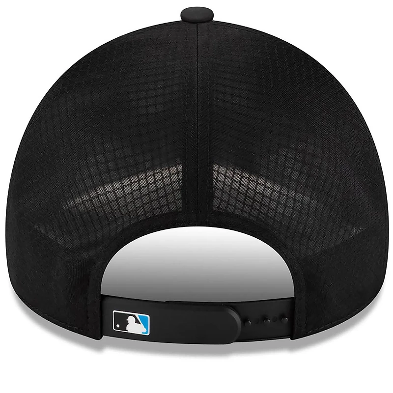 Men's New Era Black Miami Marlins 2026 Batting Practice Apex 9FORTY Adjustable Trucker Hat