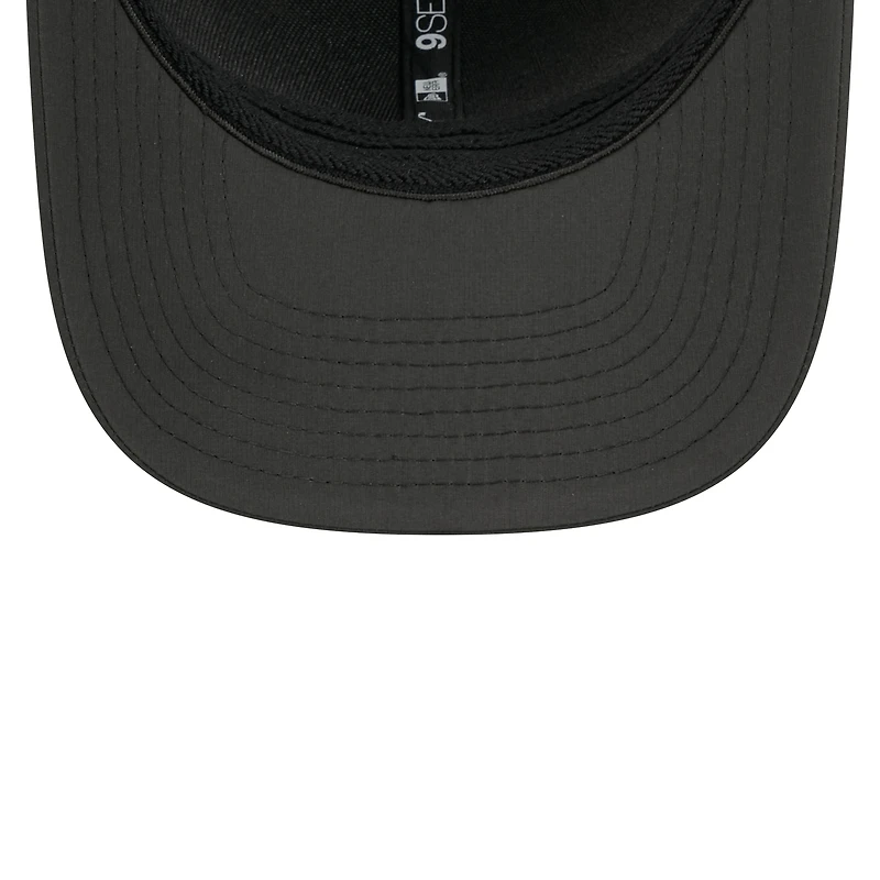 Casquette ajustable New Era noire Miami Marlins 2026 Clubhouse 9SEVENTY pour homme