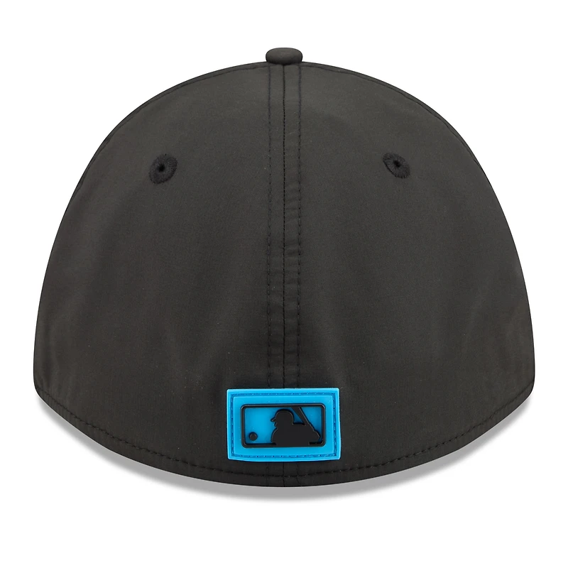 Men's New Era  Black Miami Marlins 2026 Clubhouse M-Crown 39THIRTY Flex Hat