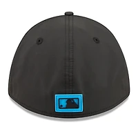 Men's New Era  Black Miami Marlins 2026 Clubhouse M-Crown 39THIRTY Flex Hat