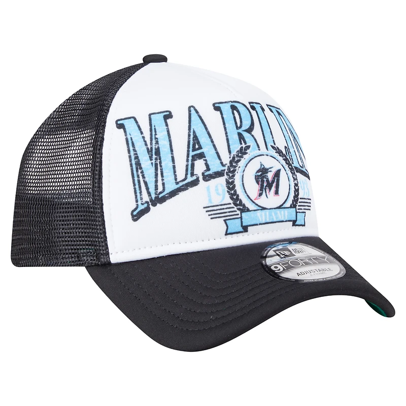 Casquette camionneur ajustable New Era noire Miami Marlins 9FORTY A-Frame pour homme