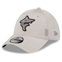 Casquette New Era 39THIRTY Flex crème Miami Marlins 2024 Clubhouse pour homme
