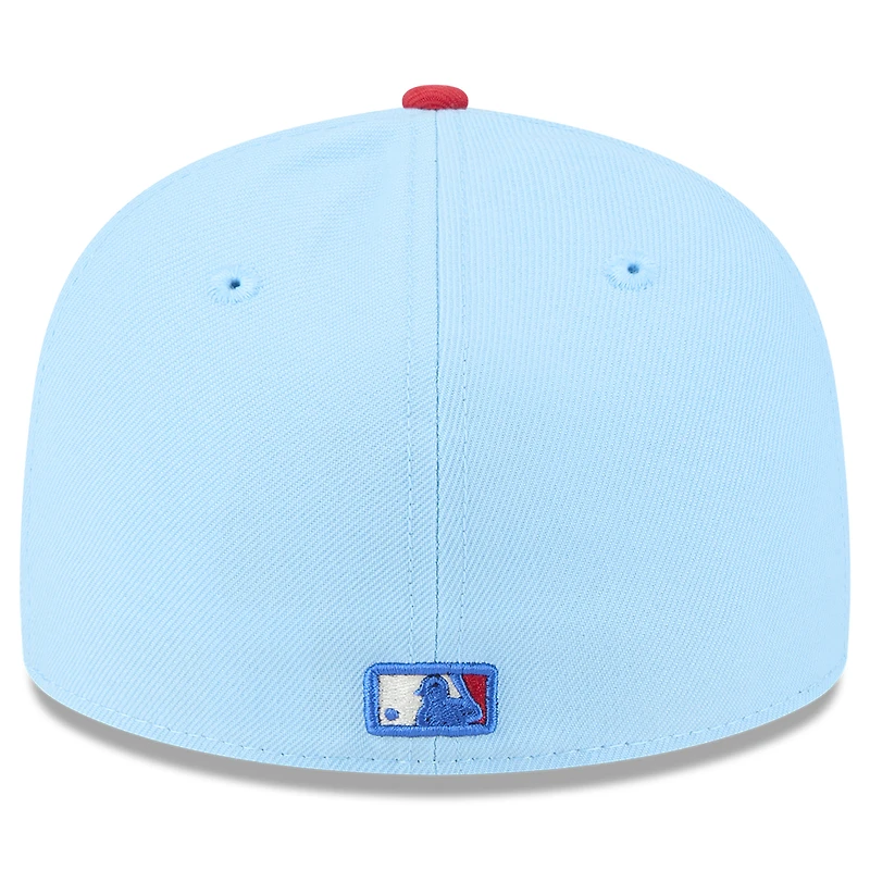 Casquette ajustée 59FIFTY bleu clair/rouge Miami Marlins 2025 pour homme, modèle 4 juillet, à profil bas