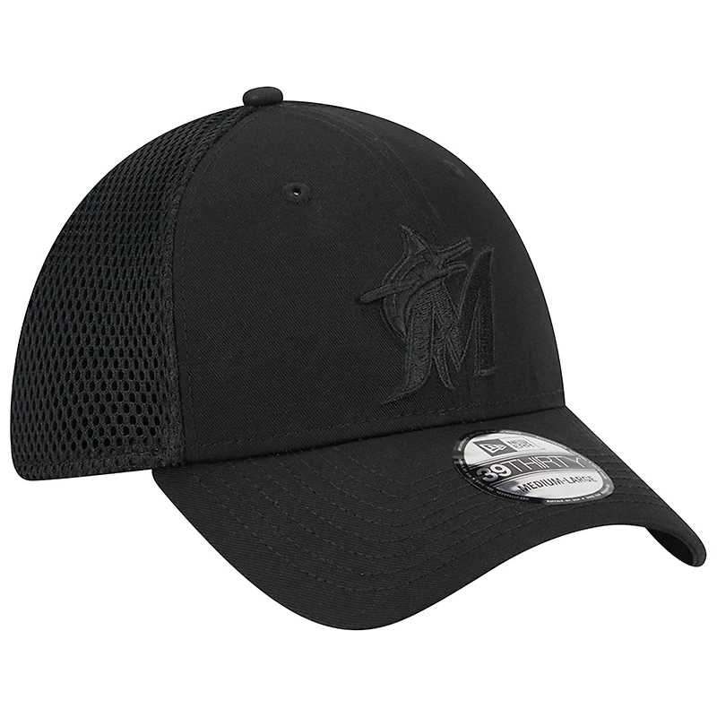 Casquette flexible 39THIRTY Neo Mesh noir sur Miami Marlins New Era pour hommes