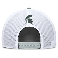 Casquette ajustable Nike grise/blanche Michigan State Spartans 2025 On-Field Rise Patch Trucker pour homme
