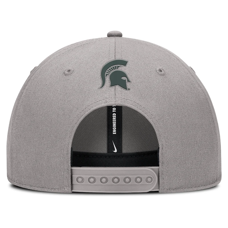 Casquette ajustable Nike grise pour homme, modèle Michigan State Spartans 2025 Sideline Rise Practice