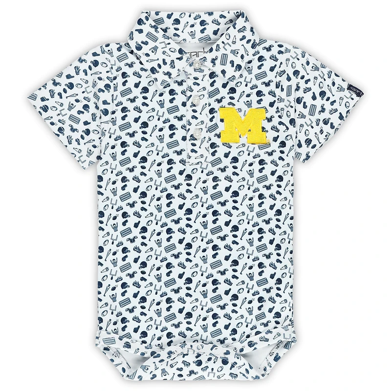 Combinaison polo de performance imprimée intégrale blanche Michigan Wolverines Tom pour bébé
