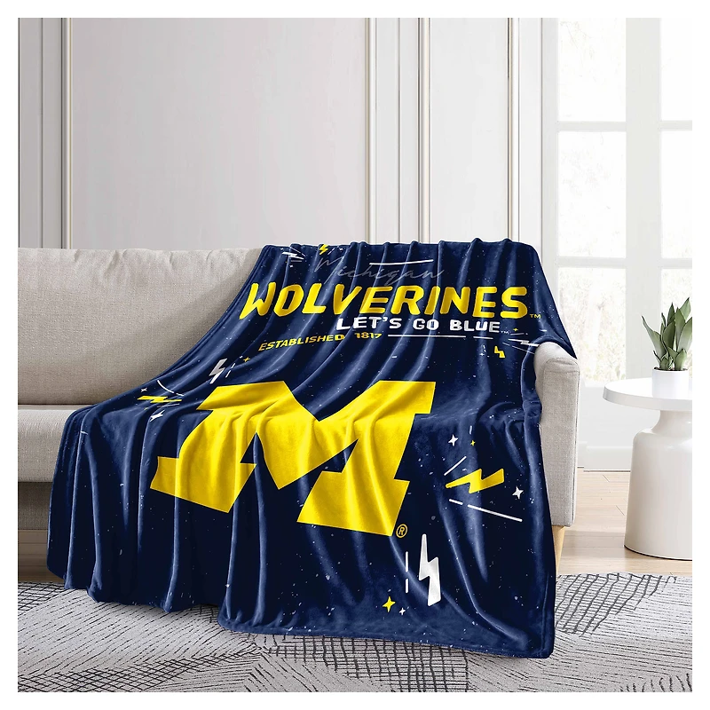 Couverture en peluche Logo Brands Michigan Wolverines 60" x 70"
