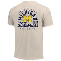 T-shirt crème à poche essentiel pour homme, motif mascotte des Wolverines du Michigan, taille grande et