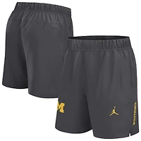 Short Jordan Brand gris pour homme Michigan Wolverines Primetime Victory Dri-FIT