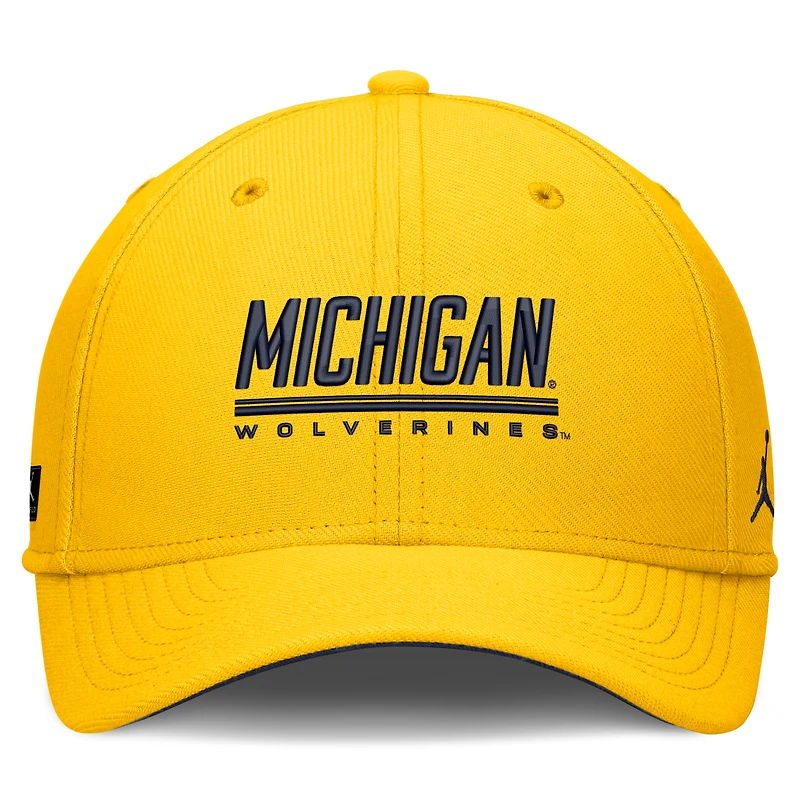 Casquette Jordan Brand Maize Michigan Wolverines Game Day Rise Swooshflex pour homme