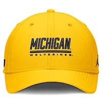Casquette Jordan Brand Maize Michigan Wolverines Game Day Rise Swooshflex pour homme