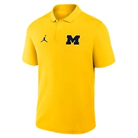 Polo Jordan Brand Maize Michigan Wolverines Primetime Victory pour homme avec logo principal