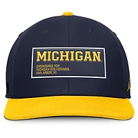 Casquette Jordan Brand pour homme, bleu marine/maïs, Michigan Wolverines 2025 On-Field Patch Pro Dri-FIT Snapback