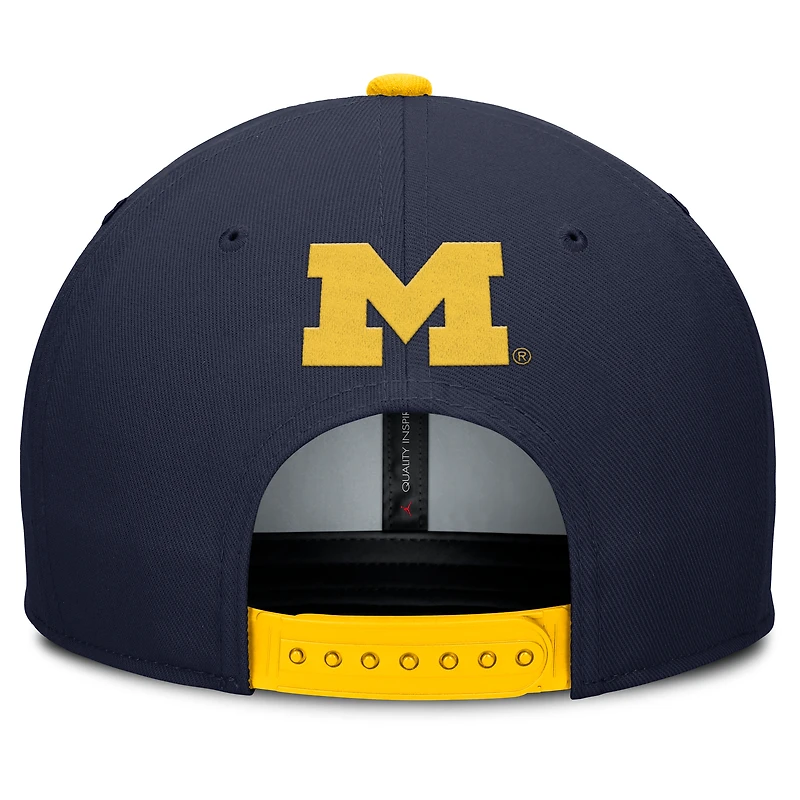 Casquette Jordan Brand pour homme, bleu marine/maïs, Michigan Wolverines 2025 On-Field Patch Pro Dri-FIT Snapback