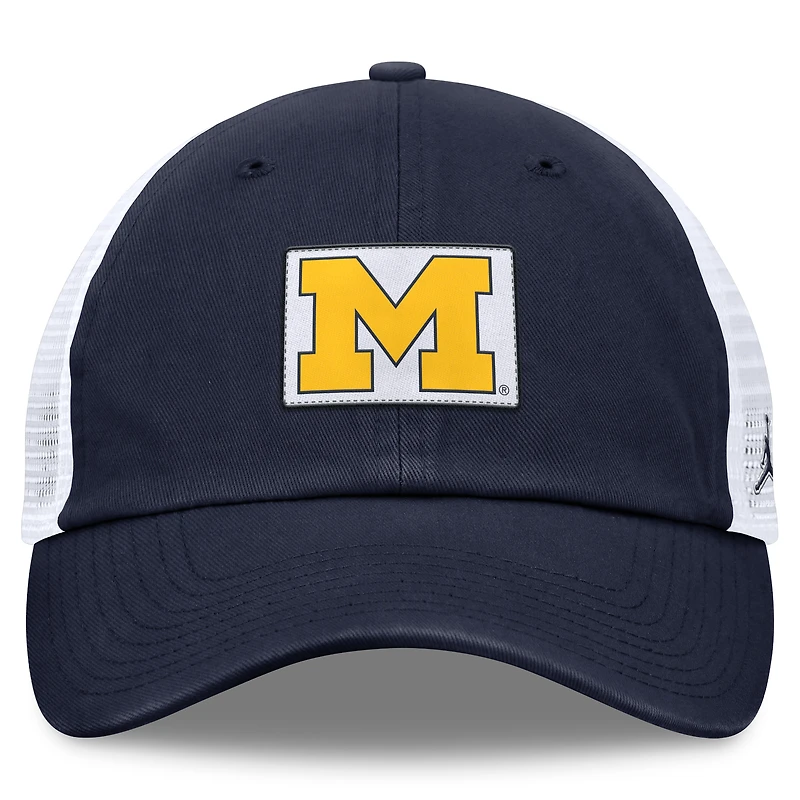 Casquette ajustable Jordan Brand bleu marine/blanc pour homme Michigan Wolverines Primetime Club Trucker