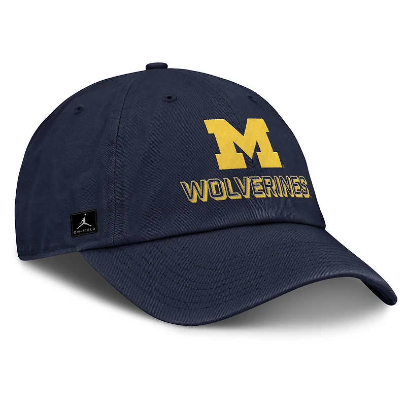 Casquette ajustable Jordan Brand bleu marine Michigan Wolverines 2025 On-Field Club pour homme