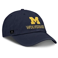 Casquette ajustable Jordan Brand bleu marine Michigan Wolverines 2025 On-Field Club pour homme