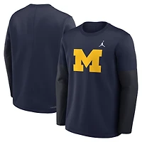 T-shirt à manches longues Jordan Brand Michigan Wolverines 2025 Sideline Coach Therma-FIT bleu marine pour homme