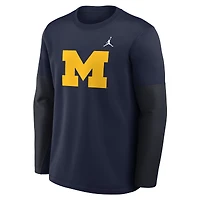 T-shirt à manches longues Jordan Brand Michigan Wolverines 2025 Sideline Coach Therma-FIT bleu marine pour homme