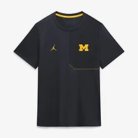 T-shirt d'entraîneur Jordan Brand bleu marine Michigan Wolverines 2026 Sideline UV Dri-FIT pour homme