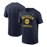 T-shirt Jordan Brand bleu marine pour homme avec logo de l'équipe basket-ball Michigan Wolverines