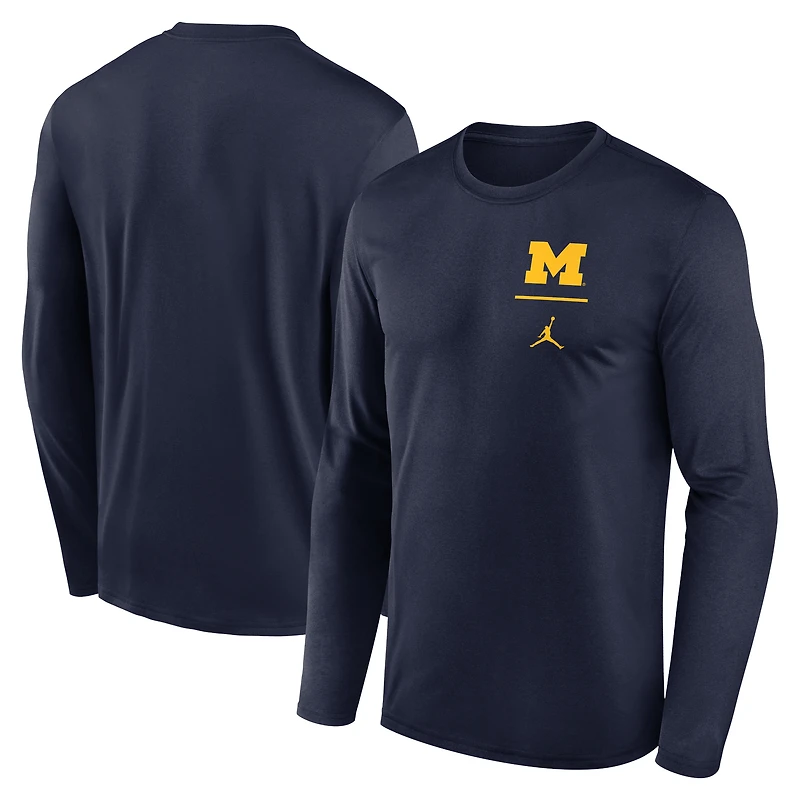 T-shirt Jordan Brand bleu marine Michigan Wolverines Primary Stack Legend Performance à manches longues pour homme