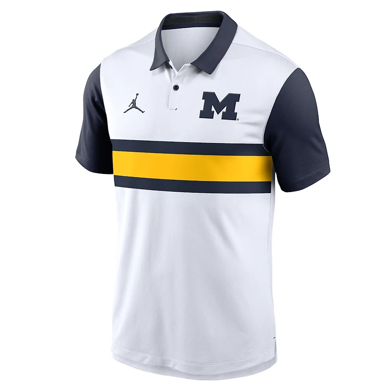Polo Jordan Brand Vapor Dri-FIT pour homme, blanc/bleu marine, motif campus des Wolverines du Michigan
