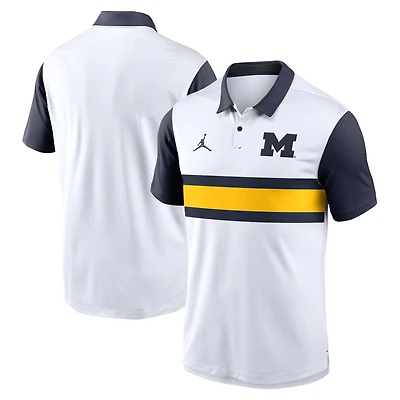 Polo Jordan Brand Vapor Dri-FIT pour homme, blanc/bleu marine, motif campus des Wolverines du Michigan