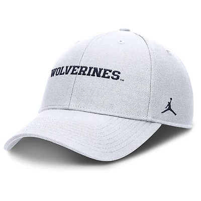 Casquette ajustable Jordan Brand Michigan Wolverines 2025 On-Field Rise Performance pour homme, blanche