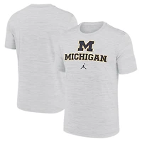 T-shirt Jordan Brand blanc pour homme Michigan Wolverines Primetime Velocity