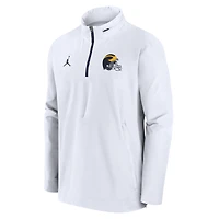 Veste Jordan Brand blanche à quart de zip des Michigan Wolverines Sideline Coaches pour hommes