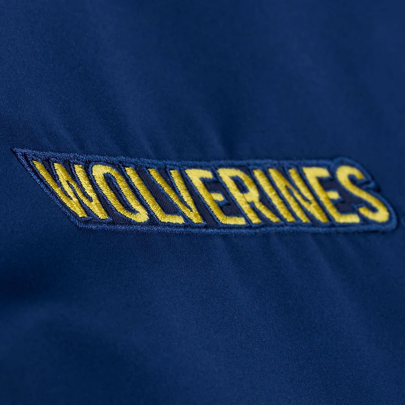 Veste Mitchell & Ness bleu marine pour homme, modèle Michigan Wolverines, à double pochette, légère, en satin et boutons-pression.