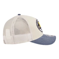 Casquette trucker ajustable New Era Stone/Navy Michigan Wolverines à écusson effiloché 9FORTY M-Crown A-Frame pour homme