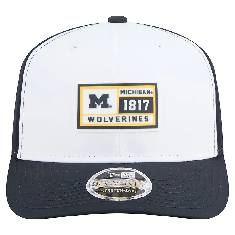 Casquette ajustable New Era 9SEVENTY blanche/bleu marine Michigan Wolverines pour homme, perforée et patchée