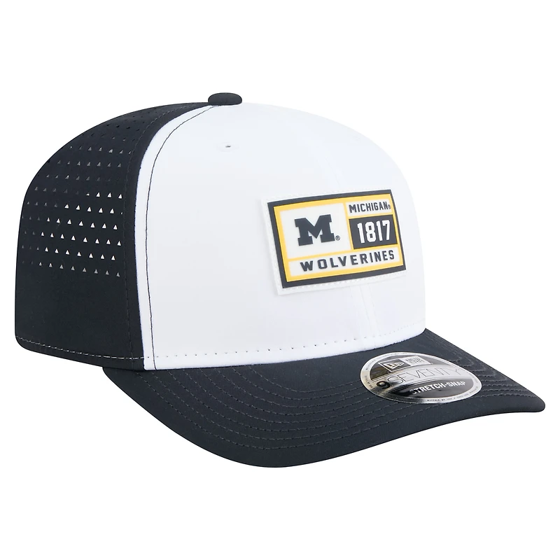 Casquette ajustable New Era 9SEVENTY blanche/bleu marine Michigan Wolverines pour homme, perforée et patchée