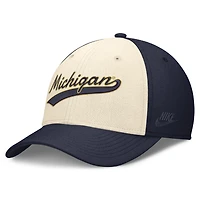 Casquette Nike pour homme, coloris naturel/marine, Michigan Wolverines Legacy Swooshflex Dri-FIT