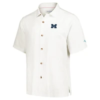 Chemise boutonnée Tommy Bahama crème Michigan Wolverines Castaway Game Camp pour hommes