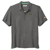 Chemise boutonnée grise Tommy Bahama pour homme, Michigan Wolverines, Catch of the Day Camp