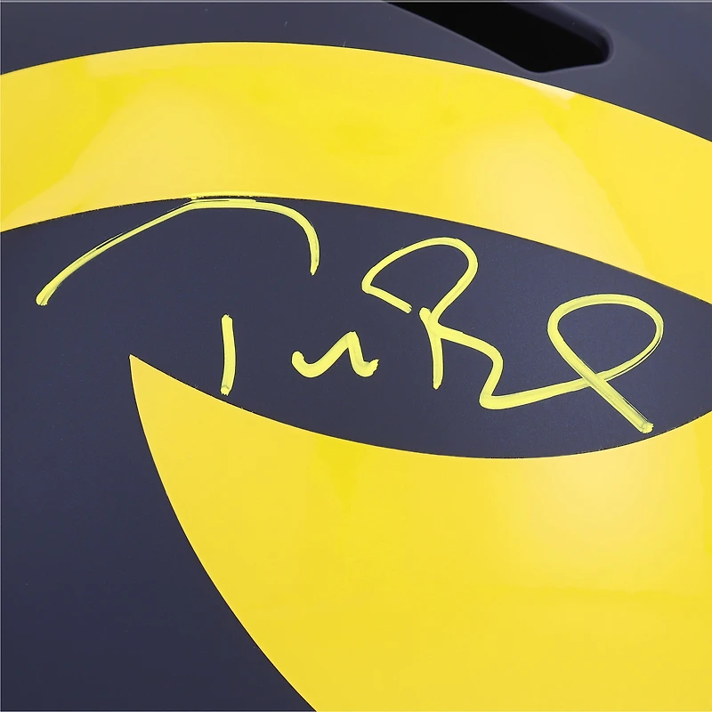 Casque réplique Riddell autographié par Tom Brady des Michigan Wolverines (signature à la peinture jaune)
