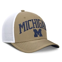 Casquette trucker unisexe Jordan Brand bleu marine/blanche Michigan Wolverines Primetime Arched, ajustable
