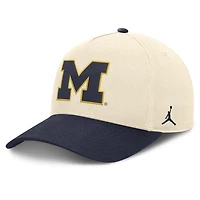 Casquette unisexe Jordan Brand Natural/Navy Michigan Wolverines Campus Prep Rise ajustable