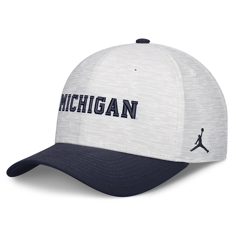 Casquette unisexe Jordan Brand blanche/marine Michigan Wolverines Primetime Rise ajustable