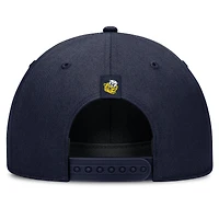 Casquette unisexe Nike bleu marine Michigan Wolverines Basketball Refresh 2026 à 5 panneaux et taille haute.