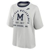 T-shirt Nike gris Michigan Wolverines Legacy Arch Script Boxy pour femme