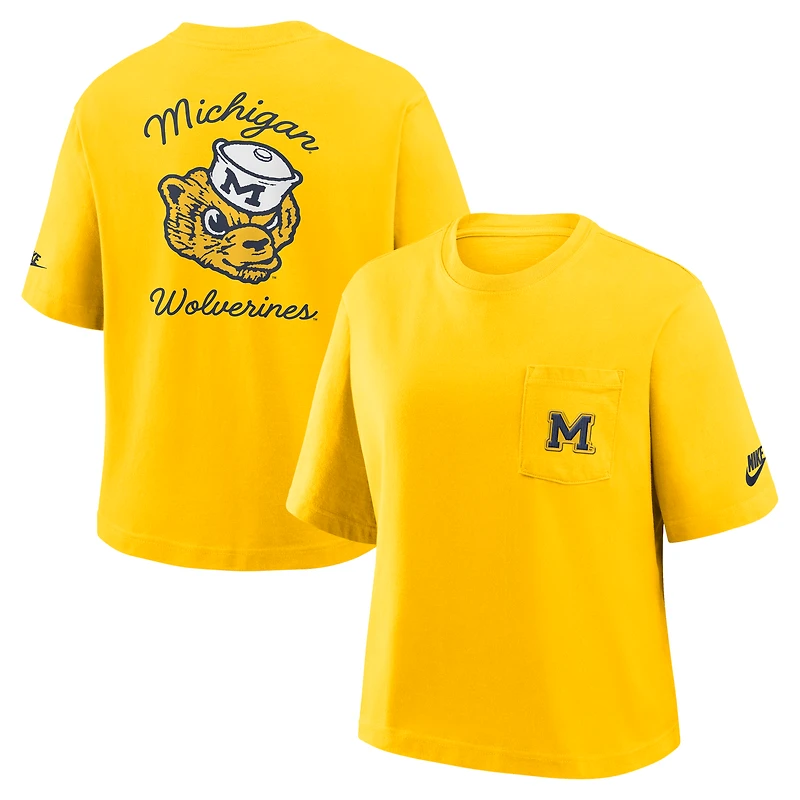 T-shirt Nike Michigan Wolverines Legacy Pocket Boxy bleu marine pour femme